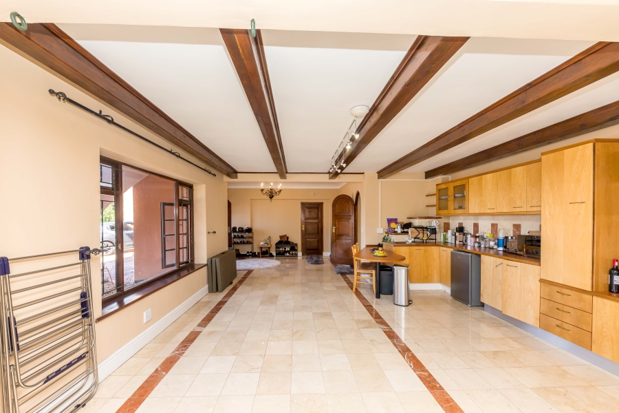 4 Bedroom Property for Sale in Oranjezicht Western Cape